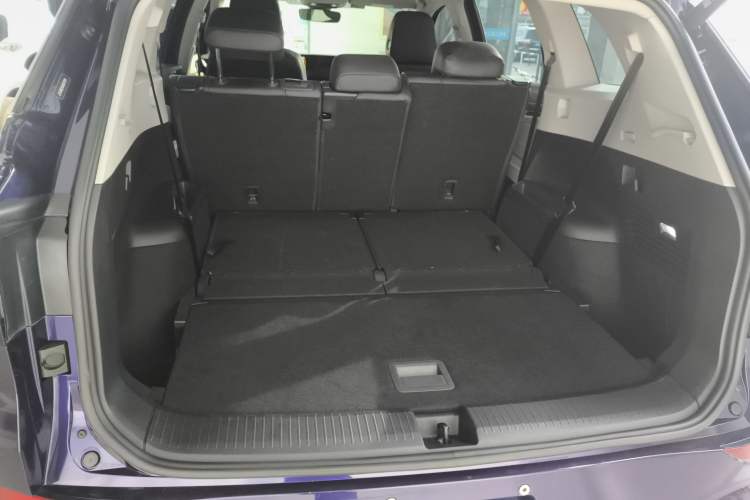 Used Volkswagen ID.6 X 2022 ZhiXiang Pure Long-Range Edition Trunk