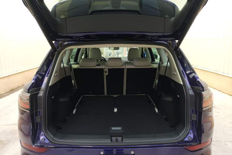 Used Volkswagen ID.6 X 2022 Intelligent Long-Range Version Trunk
