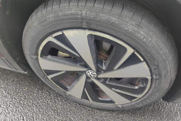 Used Volkswagen ID.6 X 2022 ZhiXiang Pure Long-Range Edition Right Front Wheel Hub