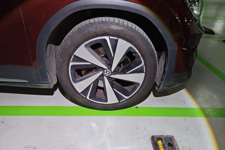 Used Volkswagen ID.6 X 2022 Smart Enjoyment Long-Range Edition Right Front Wheel Hub