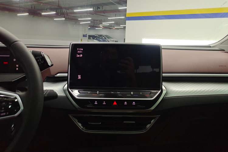 Used Volkswagen ID.6 X 2022 Intelligent Long-Range Version Audio And AC Panel