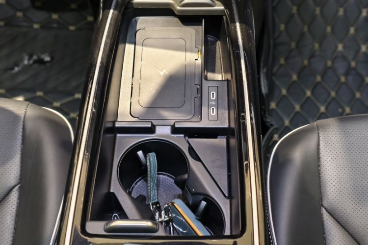 Used Volkswagen ID.6 X 2022 ZhiXiang Pure Long-Range Edition Interior 10