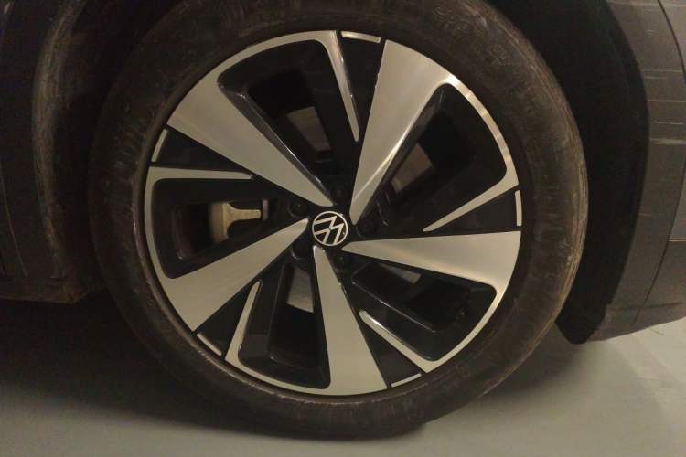 Used Volkswagen ID.6 X 2022 Smart Enjoyment Long-Range Edition Right Front Wheel Hub