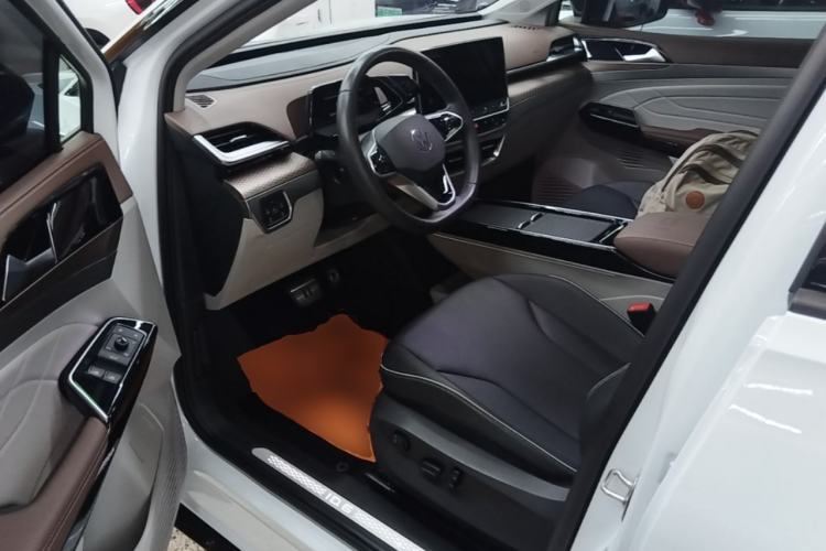 Used Volkswagen ID.6 X 2022 Pure Edition Driver Seat