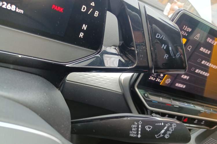 Used Volkswagen ID.6 X 2022 Smart Enjoyment Long-Range Edition Gear Lever