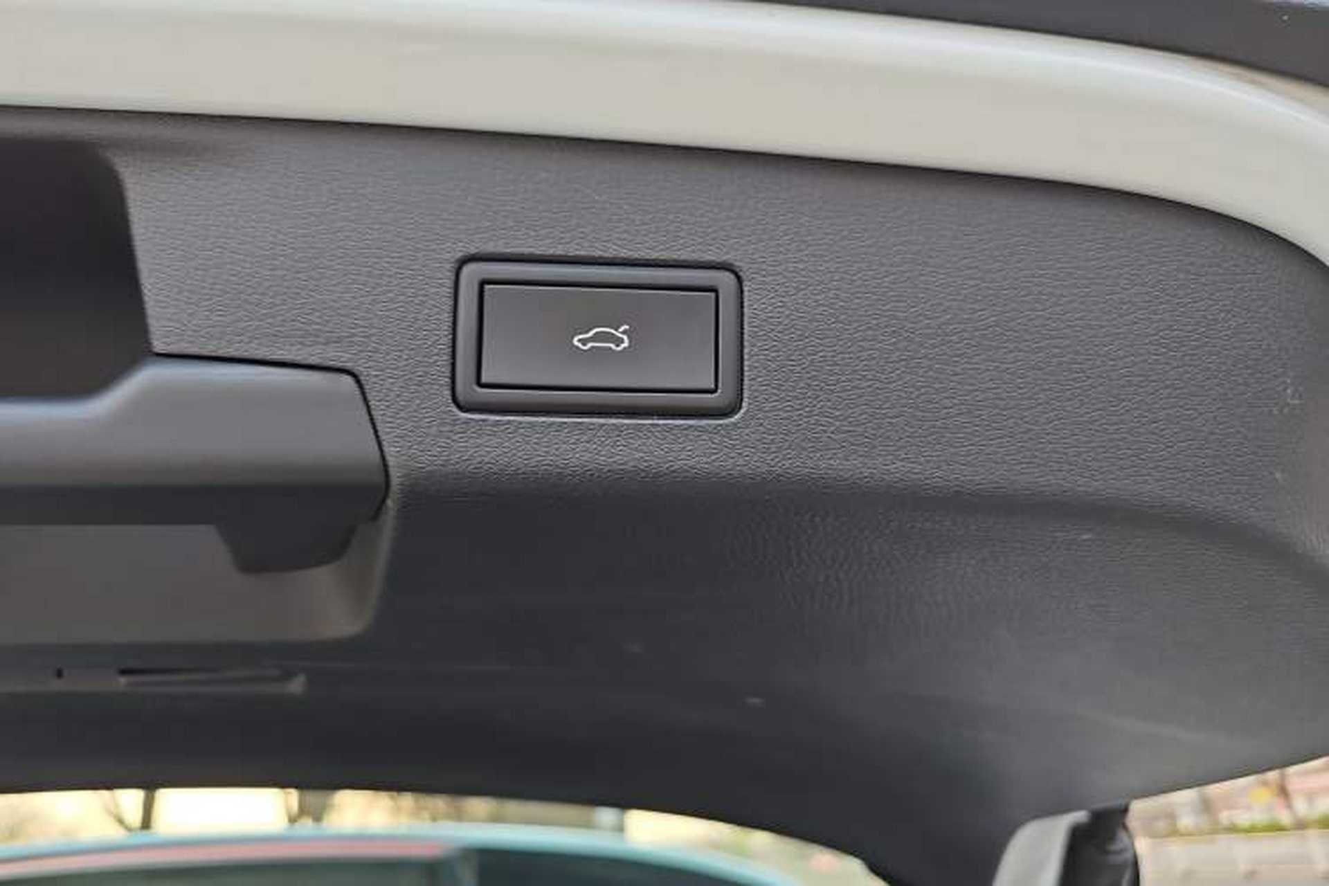 Used Volkswagen ID.6 X 2022 Kinergy Four-Wheel Drive Edition Interior 9