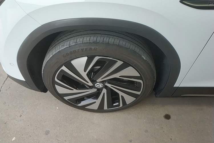 Used Volkswagen ID.6 X 2022 Kinergy Four-Wheel Drive Edition Left Front Wheel Hub
