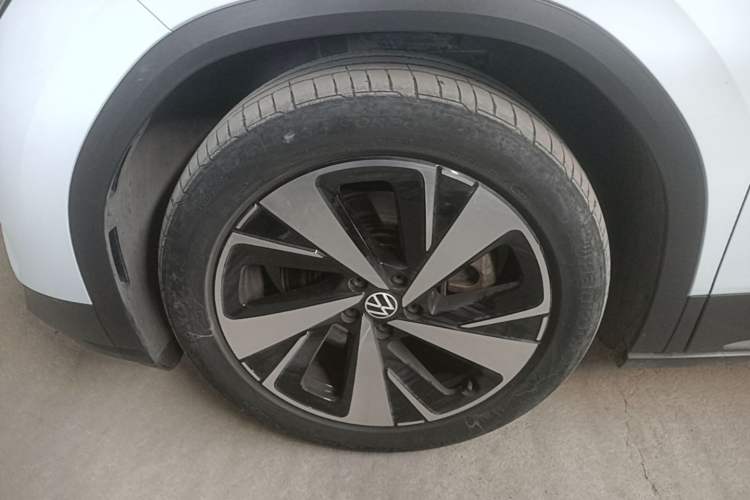 Used Volkswagen ID.6 X 2022 ZhiXiang Pure Long-Range Edition Left Front Wheel Hub