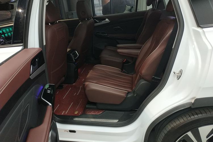 Used Volkswagen ID.6 X 2022 Kinergy Four-Wheel Drive Edition Left Rear Seat