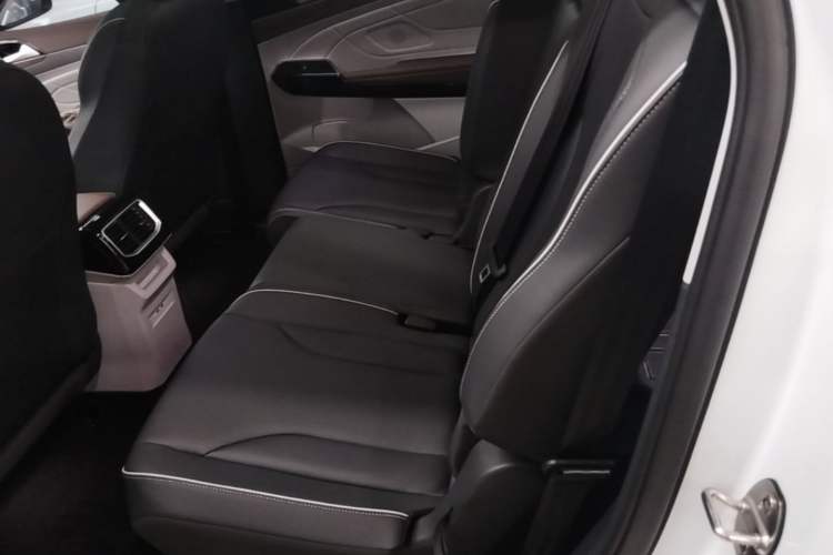 Used Volkswagen ID.6 X 2022 Pure Edition Left Rear Seat