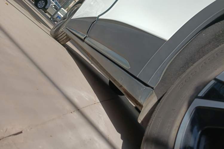 Used Volkswagen ID.6 X 2022 Smart Enjoyment Long-Range Edition Left Side Sill