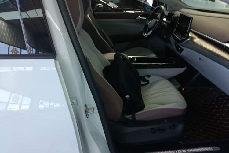 Used Volkswagen ID.6 X 2022 Smart Enjoyment Long-Range Edition Right Front Seat