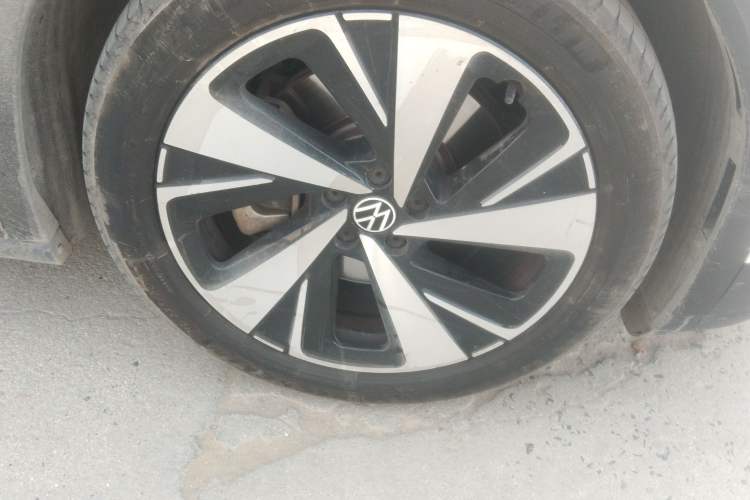 Used Volkswagen ID.6 X 2022 ZhiXiang Pure Long-Range Edition Right Front Wheel Hub