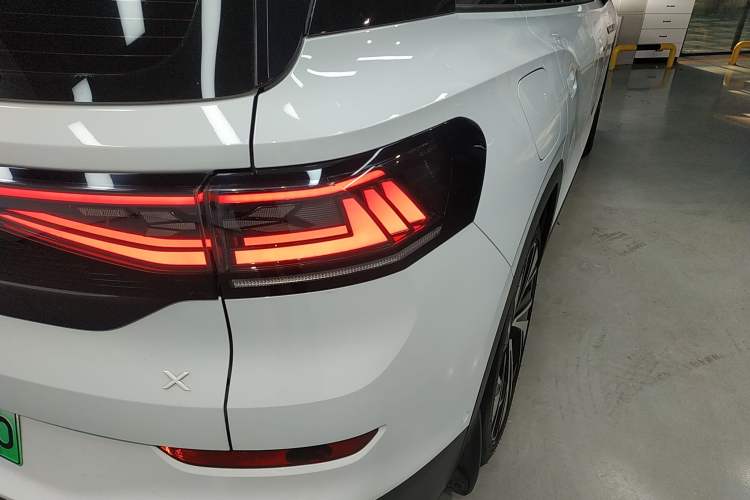 Used Volkswagen ID.6 X 2022 Kinergy Four-Wheel Drive Edition Right Rear Taillight