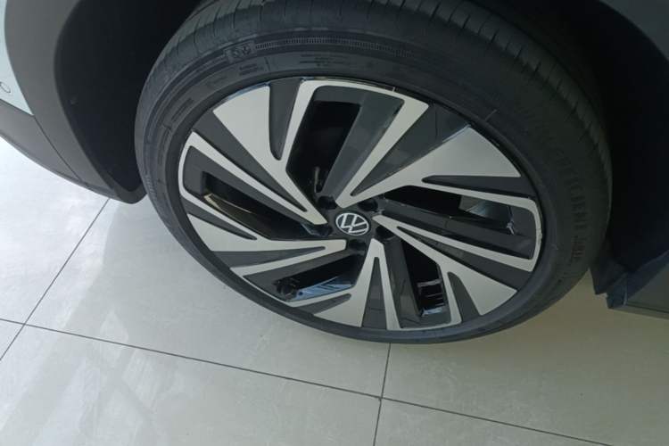 Used Volkswagen ID.6 X 2022 Smart Enjoyment Long-Range Edition Right Rear Wheel Hub