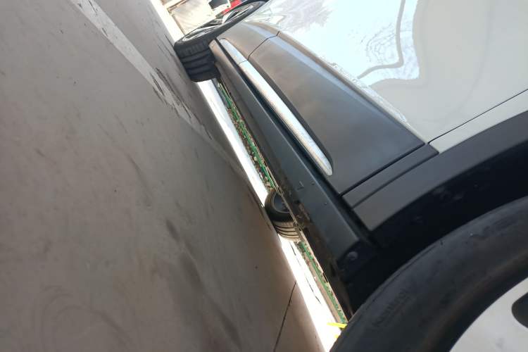Used Volkswagen ID.6 X 2022 Smart Enjoyment Long-Range Edition Right Side Sill