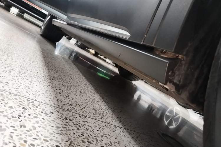 Used Volkswagen ID.6 X 2022 Pure Edition Right Side Sill