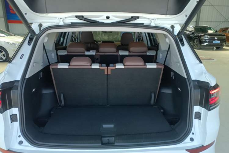 Used Volkswagen ID.6 X 2022 Smart Enjoyment Long-Range Edition Trunk