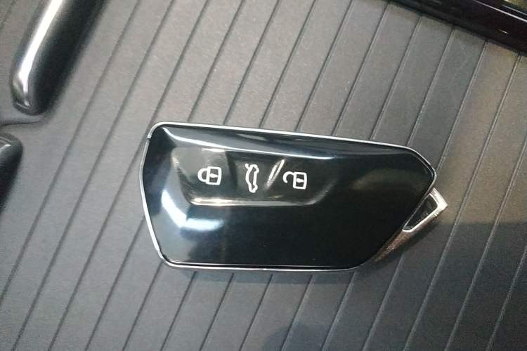 Used Volkswagen ID.6 X 2022 Smart Enjoyment Long-Range Edition Vehicle Key