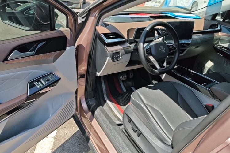 Used Volkswagen ID.6 X 2022 Pure Edition Driver Seat
