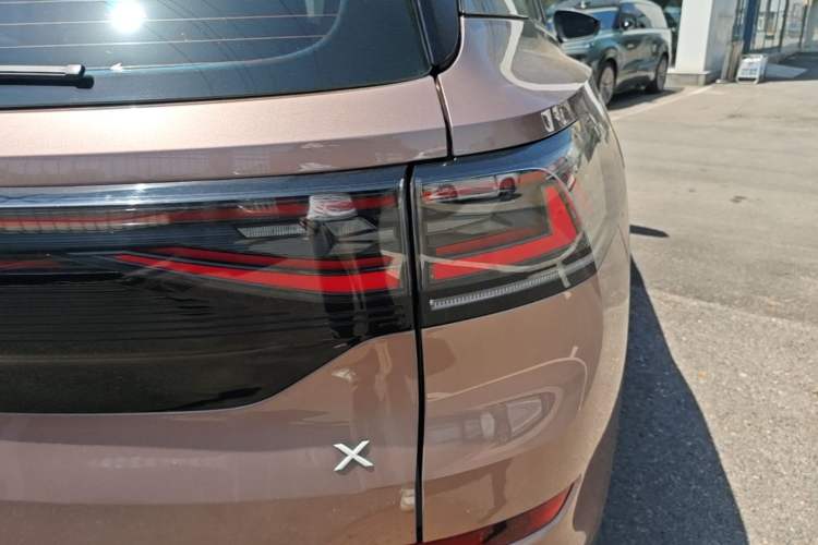 Used Volkswagen ID.6 X 2022 Pure Edition Right Rear Taillight