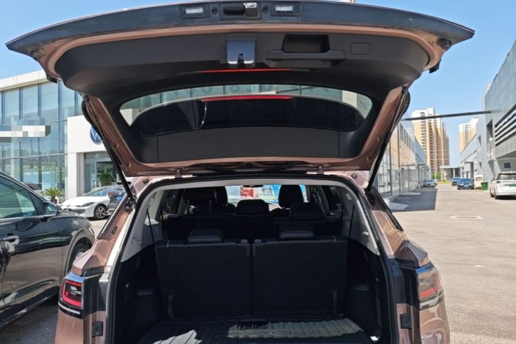 Used Volkswagen ID.6 X 2022 Pure Edition Trunk