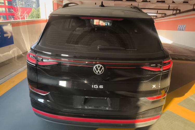 Used Volkswagen ID.6 X 2023 Ultra-Intelligent Long-Range Version Exterior 4