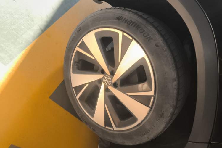 Used Volkswagen ID.6 X 2023 Ultra-Intelligent Long-Range Version Exterior 8