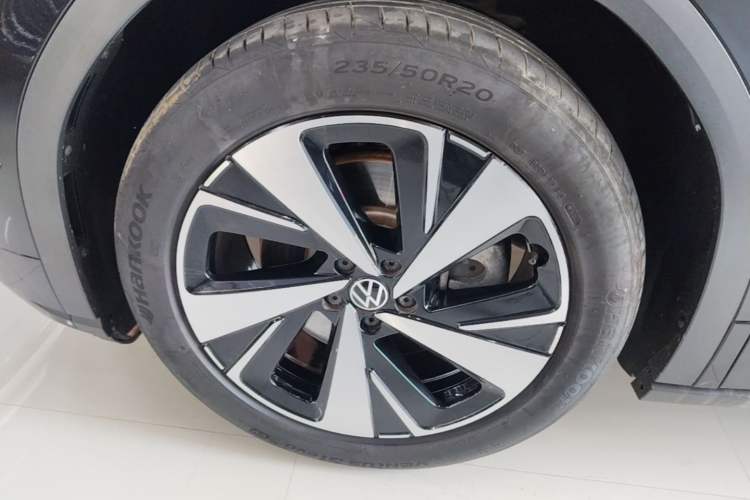 Used Volkswagen ID.6 X 2023 Upgraded Model Pure Long-Range Version Left Front Wheel Hub