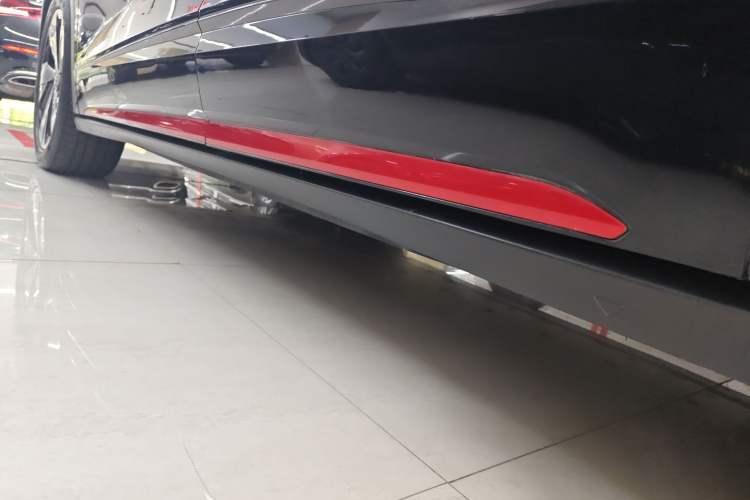 Used Volkswagen ID.6 X 2023 Upgraded Model Ultra-Long Range Version Left Side Sill