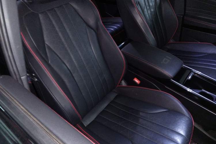 Used Volkswagen ID.6 X 2023 Ultra-Intelligent Long-Range Version Right Front Seat