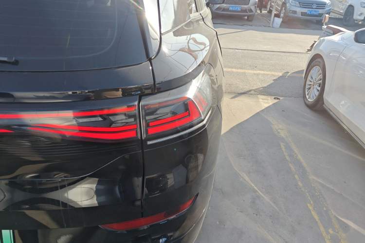 Used Volkswagen ID.6 X 2023 Ultra-Intelligent Long-Range Version Right Rear Taillight