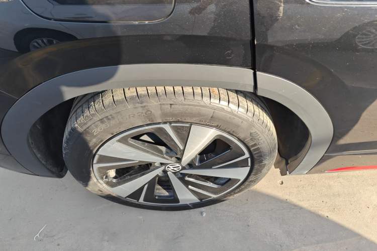Used Volkswagen ID.6 X 2023 Ultra-Intelligent Long-Range Version Right Rear Wheel Hub
