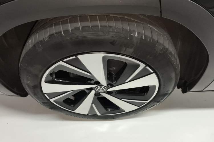 Used Volkswagen ID.6 X 2023 Ultra-Intelligent Long-Range Version Right Rear Wheel Hub
