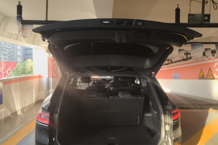 Used Volkswagen ID.6 X 2023 Ultra-Intelligent Long-Range Version Trunk