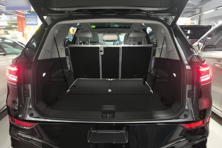 Used Volkswagen ID.6 X 2023 Ultra-Intelligent Long-Range Version Trunk