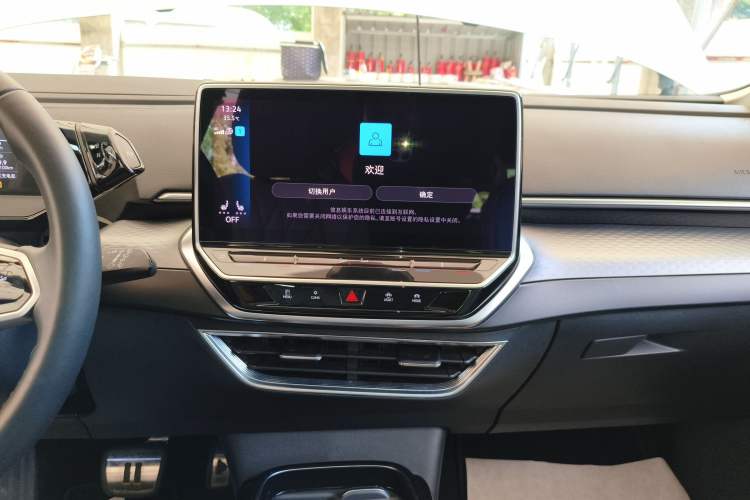 Used Volkswagen ID.6 X 2023 Ultra-Intelligent Long-Range Version Audio And AC Panel