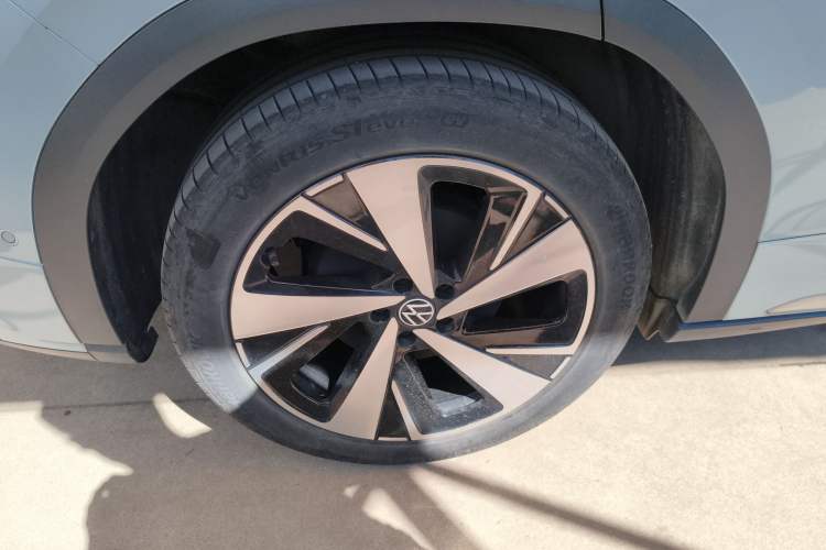 Used Volkswagen ID.6 X 2023 Ultra-Intelligent Long-Range Version Exterior 8