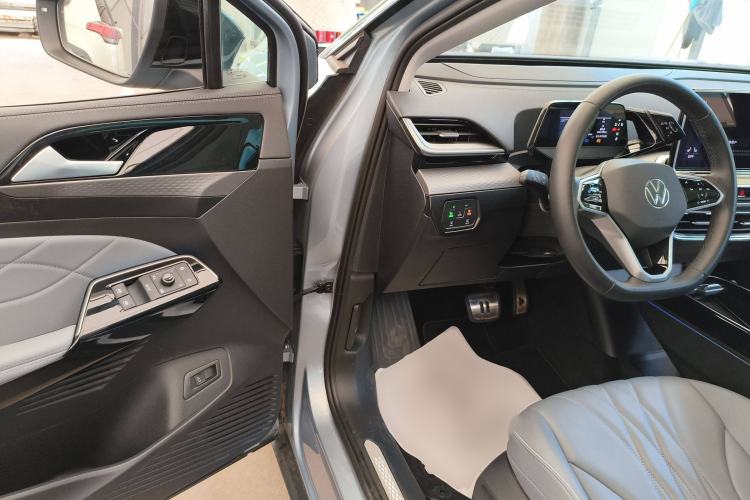 Used Volkswagen ID.6 X 2023 Ultra-Intelligent Long-Range Version Interior 3