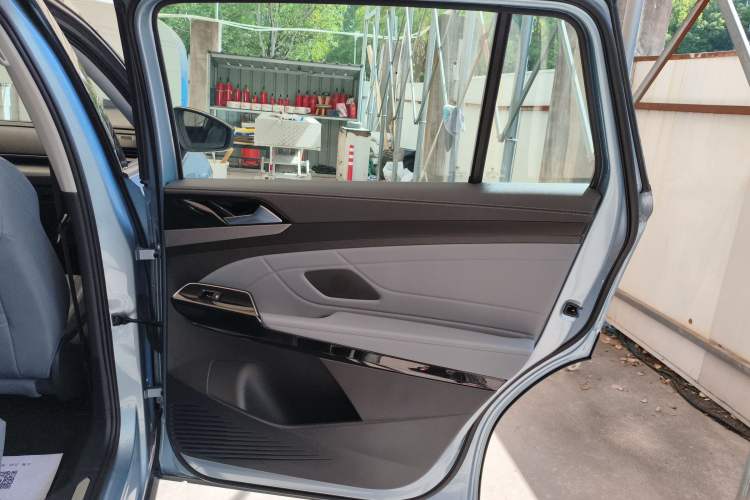 Used Volkswagen ID.6 X 2023 Ultra-Intelligent Long-Range Version Interior 6