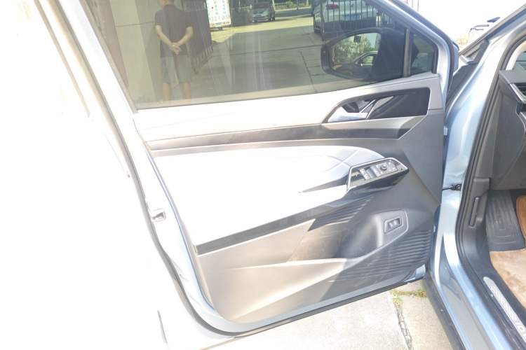 Used Volkswagen ID.6 X 2023 Ultra-Intelligent Long-Range Version Left Front Door Interior