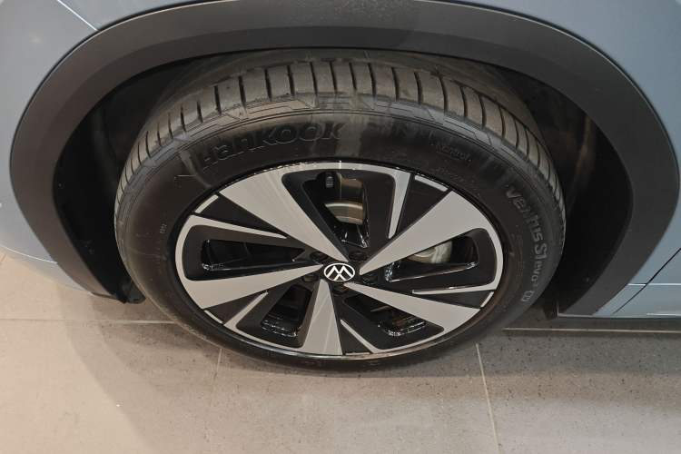 Used Volkswagen ID.6 X 2023 Upgraded Model Ultra-Long Range Version Left Front Wheel Hub