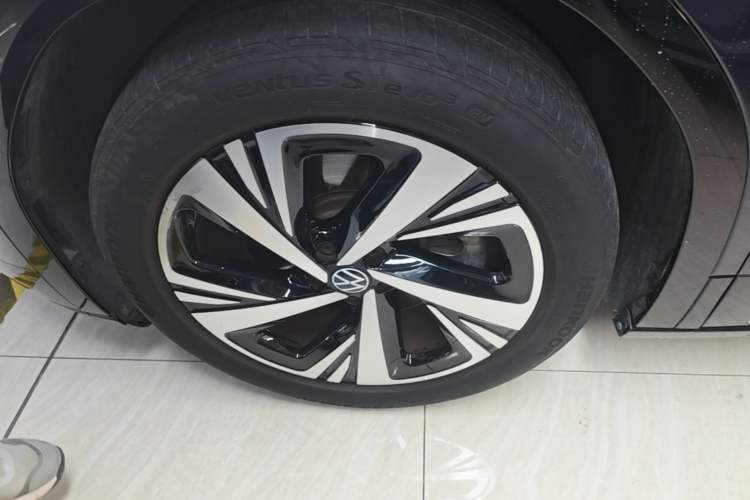 Used Volkswagen ID.6 X 2023 Upgraded Model Ultra-Long Range Version Left Front Wheel Hub