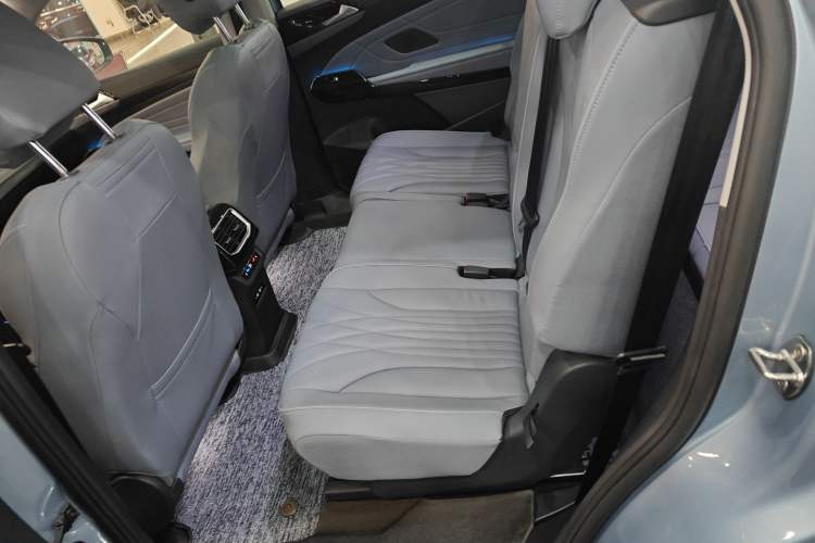 Used Volkswagen ID.6 X 2023 Upgraded Model Ultra-Long Range Version Left Rear Seat