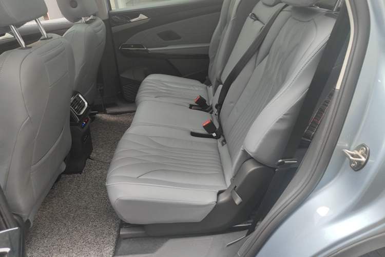 Used Volkswagen ID.6 X 2023 Upgraded Model Ultra-Long Range Version Left Rear Seat