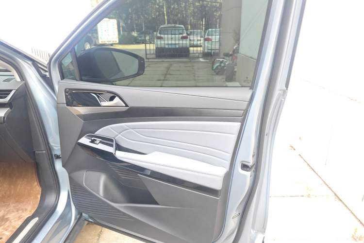 Used Volkswagen ID.6 X 2023 Ultra-Intelligent Long-Range Version Right Front Door Interior