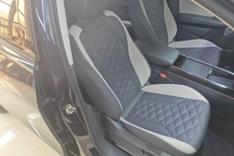 Used Volkswagen ID.6 X 2023 Upgraded Model Ultra-Long Range Version Right Front Seat