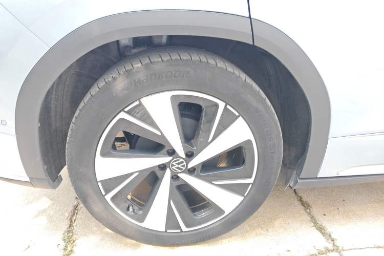 Used Volkswagen ID.6 X 2023 Ultra-Intelligent Long-Range Version Right Rear Wheel Hub