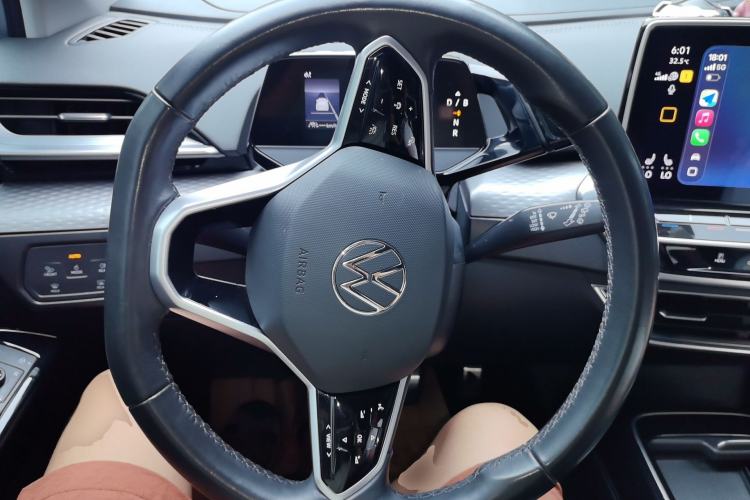 Used Volkswagen ID.6 X 2023 Ultra-Intelligent Long-Range Version Steering Wheel