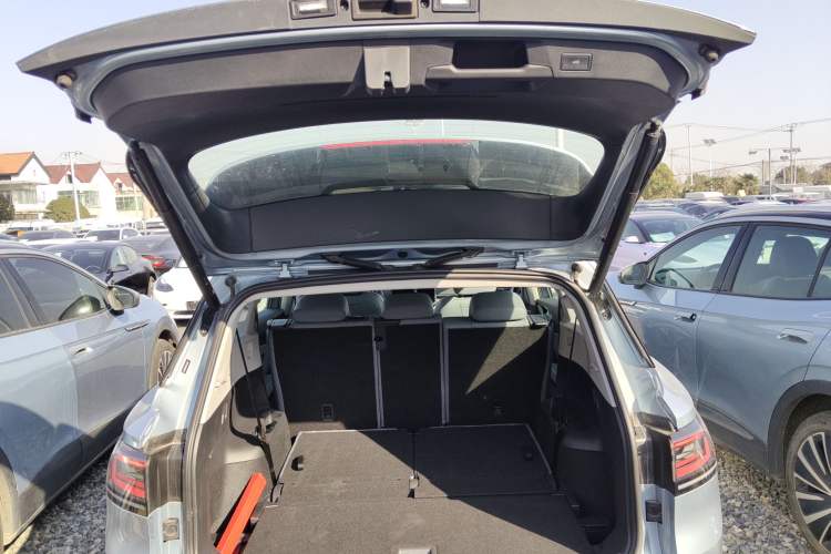 Used Volkswagen ID.6 X 2023 Upgraded Model Ultra-Long Range Version Trunk